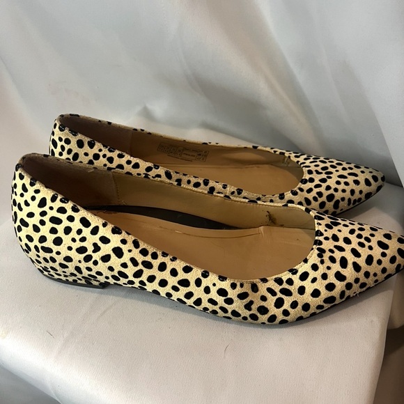 Vionic Black and Cream Animal Print Flats - Picture 7 of 8